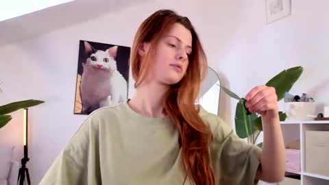 Your doll Lesli online show from April 18, 1:04 pm