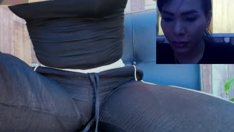 doll_lorenn26 online show from May 10, 6:13 pm