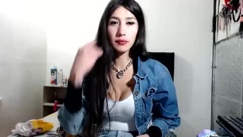 Snapshot of doll_sary chatting on February 22, 8:40 am Catherine XXX online show from February 22, 8:40 am