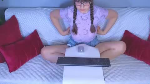 Tessa online show from July 8, 4:11 pm