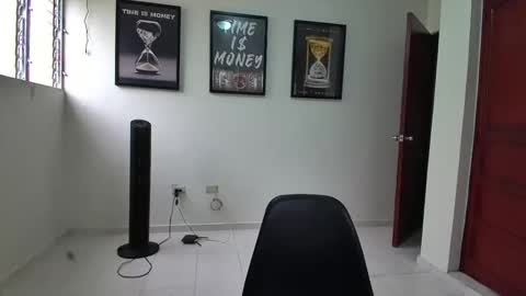 DollarHot30 online show from February 25, 12:26 pm