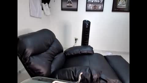 DollarHot30 online show from April 15, 11:38 pm