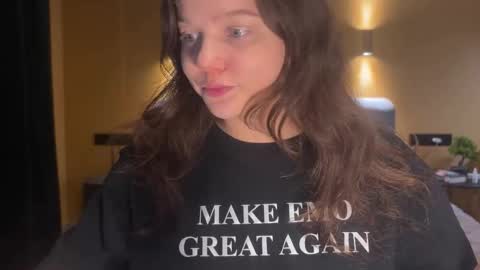 Snapshot of dolldolor chatting on October 31, 7:26 pm Charlotte online show from October 31, 7:26 pm