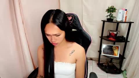 Snapshot of dolljane2001 chatting on October 9, 1:03 am Jane online show from October 9, 1:03 am