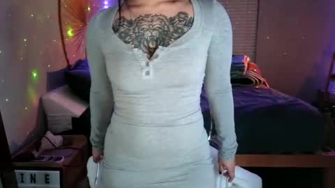 DOLLLFACE online show from December 18, 8:42 am