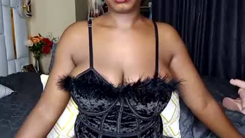 Snapshot of dolllux_gee chatting on July 11, 11:50 pm Gee Independent Model EATUTC3 11PM-3AM 2AM-6AM online show from July 11, 11:50 pm