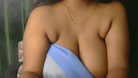 Snapshot of dolly_2 chatting on January 22, 8:18 am dolly_2 online show from January 22, 8:18 am