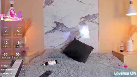 Snapshot of dolly_brownc chatting on September 15, 10:26 am dolly_brownc online show from September 15, 10:26 am