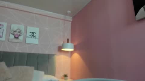 Snapshot of dolly_zoe chatting on September 24, 9:51 pm Call me Zoe  online show from September 24, 9:51 pm