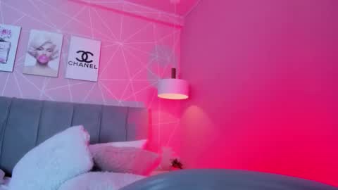 Call me Zoe  online show from February 23, 5:05 am