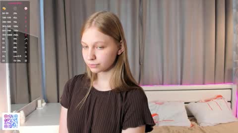 Emilia online show from October 30, 4:47 am