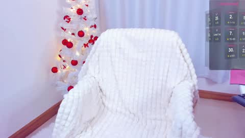 Snapshot of dollyemy chatting on December 24, 7:22 pm Emily new inst justmilyyy online show from December 24, 7:22 pm