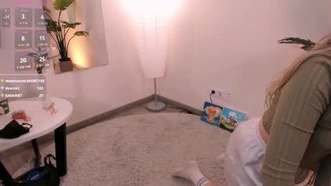 Emma online show from March 3, 1:42 pm