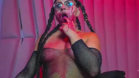 dollyjuicy1 online show from October 25, 7:38 am
