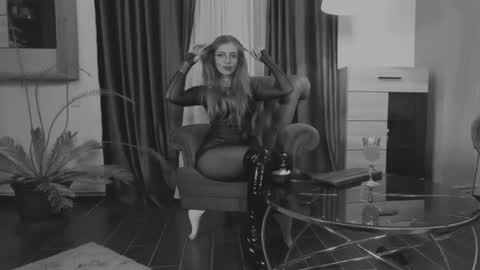 Snapshot of doloressage chatting on August 8, 10:01 pm Dolores Sage online show from August 8, 10:01 pm