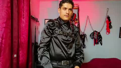 Snapshot of dom2travelers_sm chatting on May 22, 6:02 pm Diego Castell online show from May 22, 6:02 pm