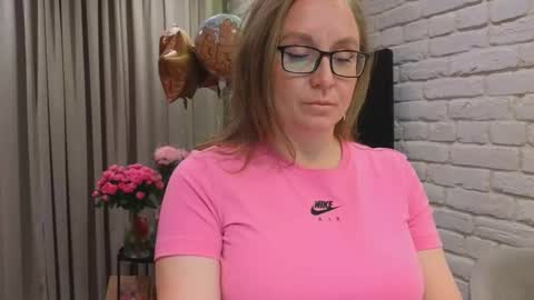 DOM MUMMY online show from March 29, 4:07 pm