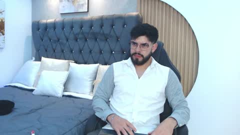 domboy  online show from May 12, 9:56 pm