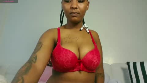 Snapshot of domecesy chatting on May 22, 11:49 am Amarie noels online show from May 22, 11:49 am