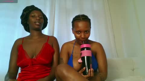 Snapshot of domecesy chatting on June 4, 11:49 am Amarie noels online show from June 4, 11:49 am