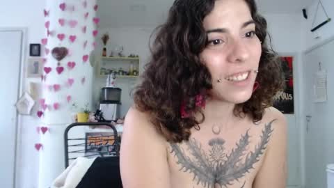 Snapshot of domenica_dos_ouros chatting on May 27, 5:54 pm sweet domme online show from May 27, 5:54 pm