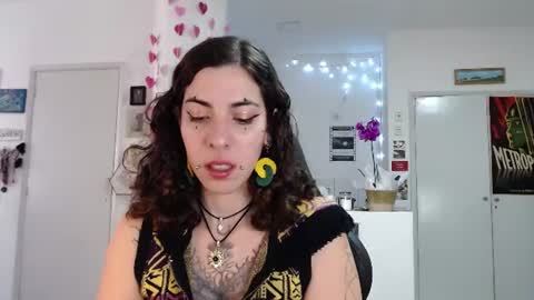 Snapshot of domenica_dos_ouros chatting on July 3, 6:36 pm sweet domme online show from July 3, 6:36 pm