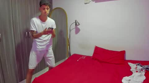 Snapshot of domi_master chatting on October 6, 4:43 am MASTER online show from October 6, 4:43 am