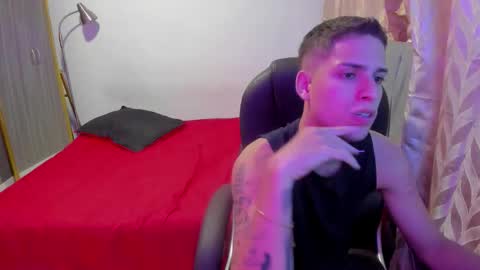 Snapshot of domi_master chatting on October 17, 12:47 am MASTER online show from October 17, 12:47 am