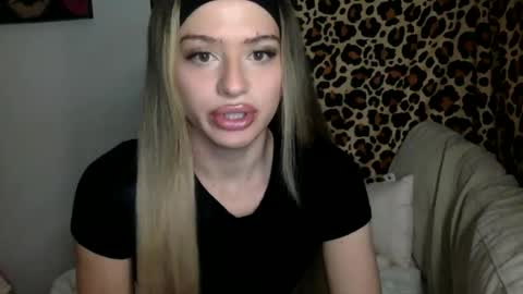 Marissa Rae online show from November 18, 3:23 am