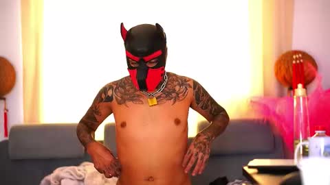 Snapshot of dominant_gay_xxx chatting on November 10, 4:39 pm jjhoy online show from November 10, 4:39 pm