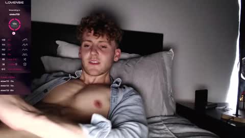 Snapshot of dominantalex182 chatting on December 6, 2:17 pm Alex...  online show from December 6, 2:17 pm