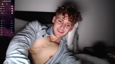 Snapshot of dominantalex182 chatting on December 8, 10:25 pm Alex...  online show from December 8, 10:25 pm