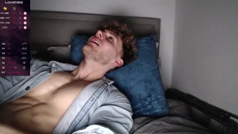 Snapshot of dominantalex182 chatting on December 24, 2:33 pm Alex...  online show from December 24, 2:33 pm