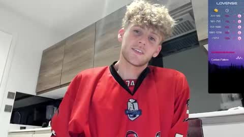 Snapshot of dominantalex182 chatting on September 8, 9:25 pm Alex...  online show from September 8, 9:25 pm