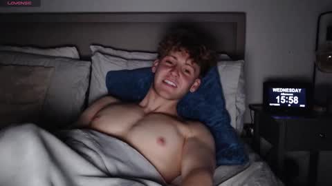 Snapshot of dominantalex182 chatting on October 29, 3:58 pm Alex...  online show from October 29, 3:58 pm