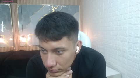 domi online show from April 28, 9:31 pm