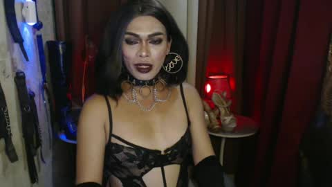 Snapshot of dominantrix_diannaxxx chatting on July 3, 6:20 am diana online show from July 3, 6:20 am