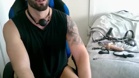 Snapshot of dominatedtitan chatting on October 28, 12:09 pm DominatedTitan online show from October 28, 12:09 pm