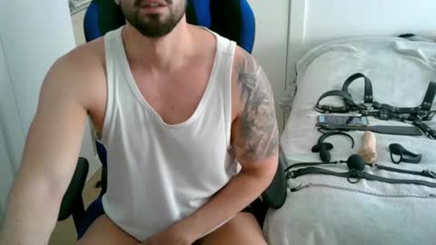 Snapshot of dominatedtitan chatting on June 16, 7:11 am DominatedTitan online show from June 16, 7:11 am