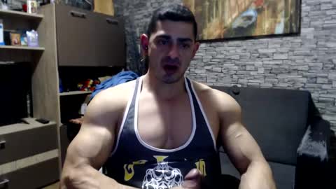 Snapshot of dominatemuscle chatting on December 13, 7:10 pm Kevin online show from December 13, 7:10 pm