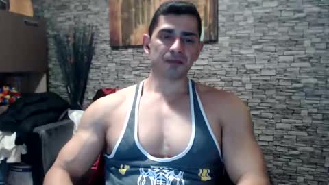 Snapshot of dominatemuscle chatting on December 23, 7:52 pm Kevin online show from December 23, 7:52 pm