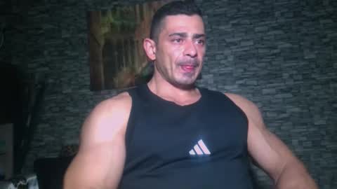 Snapshot of dominatemuscle chatting on November 25, 5:35 pm Kevin online show from November 25, 5:35 pm