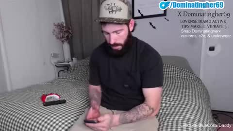 Snapshot of dominatingher69 chatting on November 13, 11:58 pm dominatingher69 online show from November 13, 11:58 pm