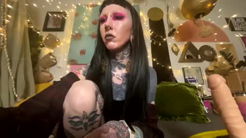 Snapshot of dominatrixmars chatting on February 6, 3:59 am Dominatrix Esther Mars online show from February 6, 3:59 am