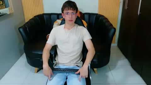 dominic_carminex online show from October 16, 8:10 pm