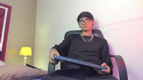 Dominic foox online show from February 19, 6:37 pm