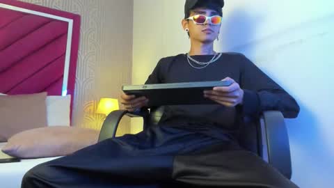 Dominic foox online show from February 27, 1:33 pm