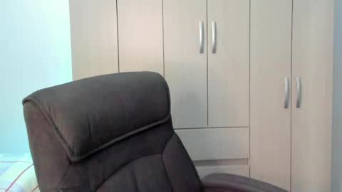 Snapshot of dominic_radccliffe chatting on May 27, 2:19 am Your real love online show from May 27, 2:19 am