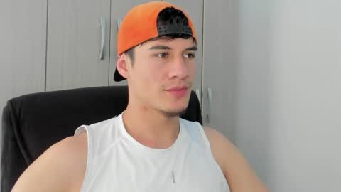 Snapshot of dominic_radccliffe chatting on June 7, 8:56 pm Your real love online show from June 7, 8:56 pm