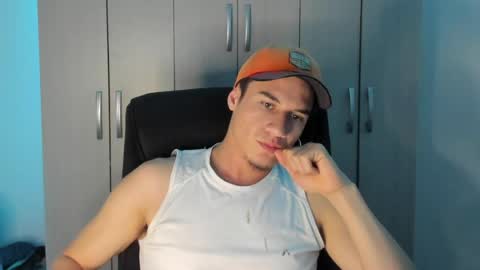 Snapshot of dominic_radccliffe chatting on June 8, 1:28 am Your real love online show from June 8, 1:28 am